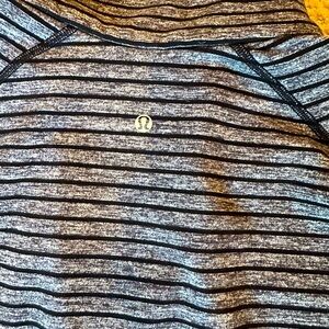 Men’s lululemon front zip long sleeve pullover